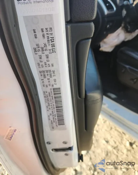 2015 Jeep Grand Cherokee Laredo z USA, uszkodzony, nr VIN 1C4RJFAG3FC102452